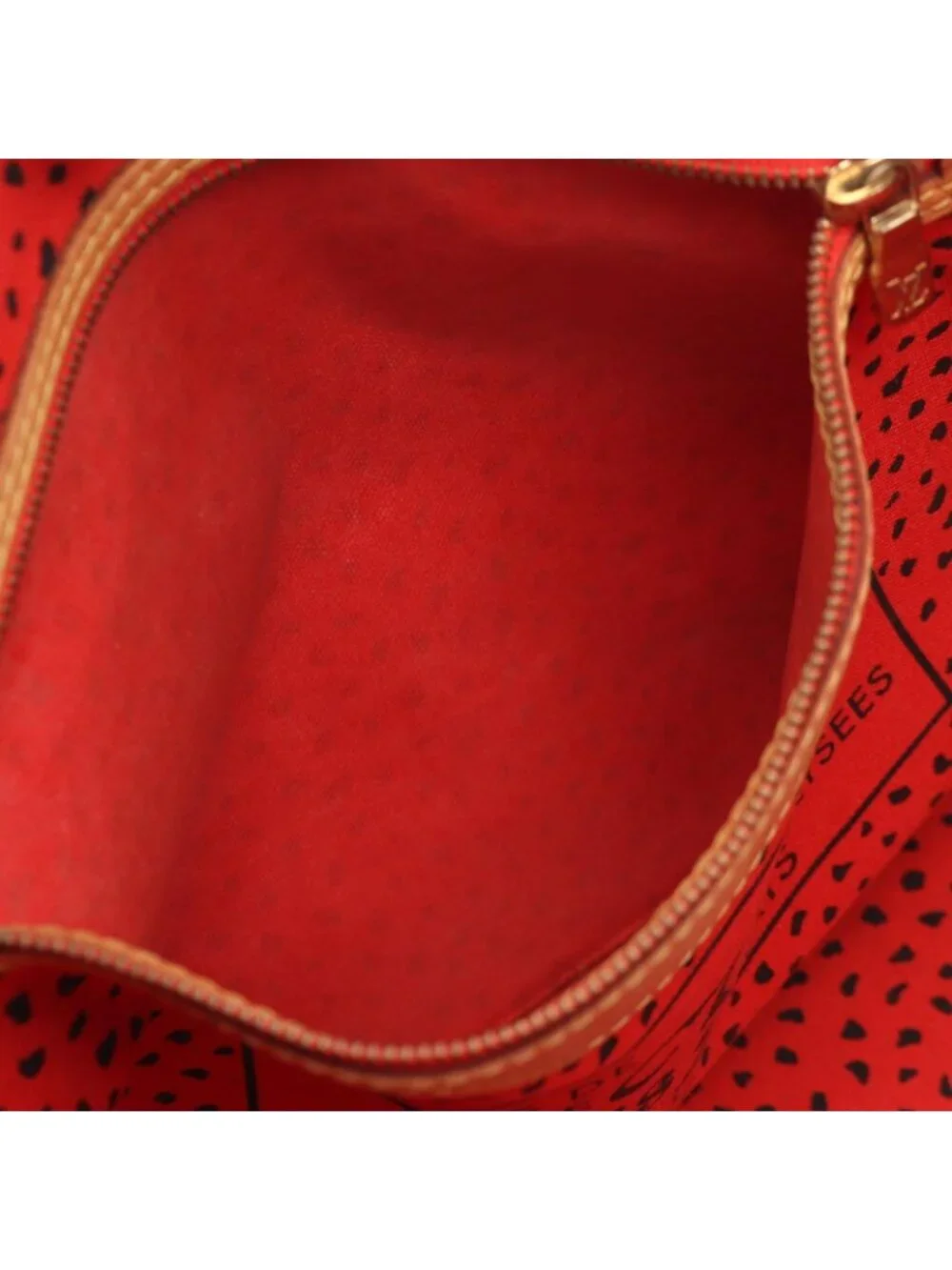 Louis Vuitton storage 32 initial